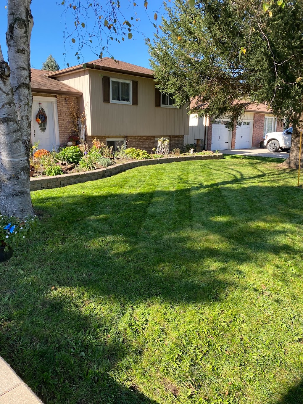 North Evergreen Lawn Garden Landscaping | 28 Wales Ave N, Everett, ON L0M 1J0, Canada | Phone: (647) 896-8416