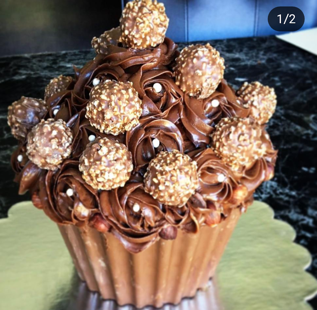 Dilicious Cakes | 2064 Hidden Valley Crescent, Kitchener, ON N2C 2R1, Canada | Phone: (647) 888-2291
