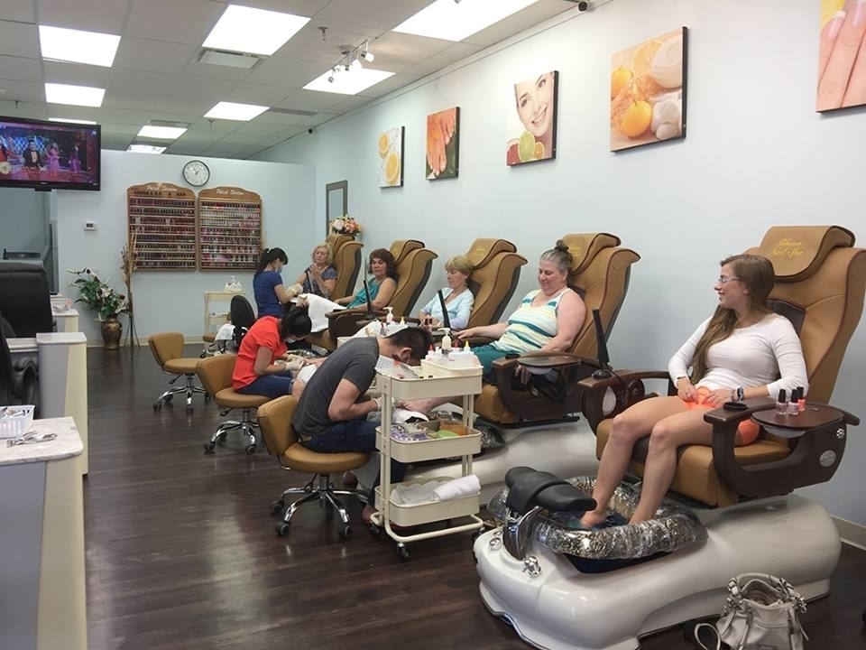 Gibsons Nail Spa | 900 Gibsons Way, Gibsons, BC V0N 1V7, Canada | Phone: (604) 840-9696
