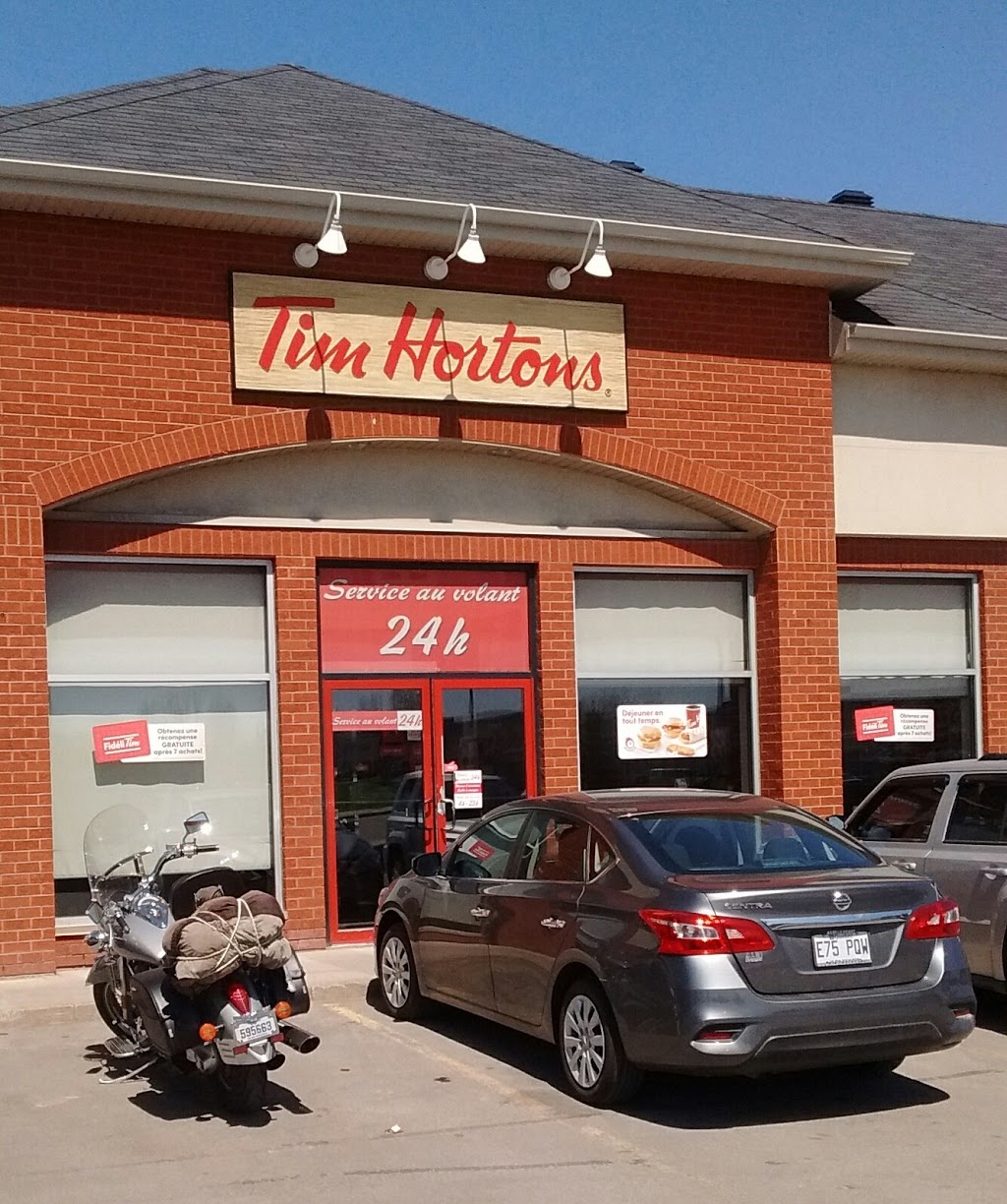 Tim Hortons | 903 Boulevard Industriel, Bois-des-Filion, QC J6Z 4T3, Canada | Phone: (450) 965-1221