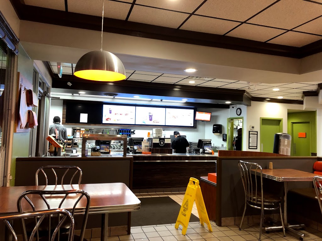 A&W Canada | 3335 Douglas St, Victoria, BC V8Z 3L2, Canada | Phone: (250) 475-2713