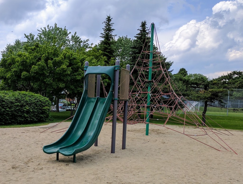 Parc Carignan | 42e Avenue, Montréal, QC H8T, Canada | Phone: (514) 634-3471