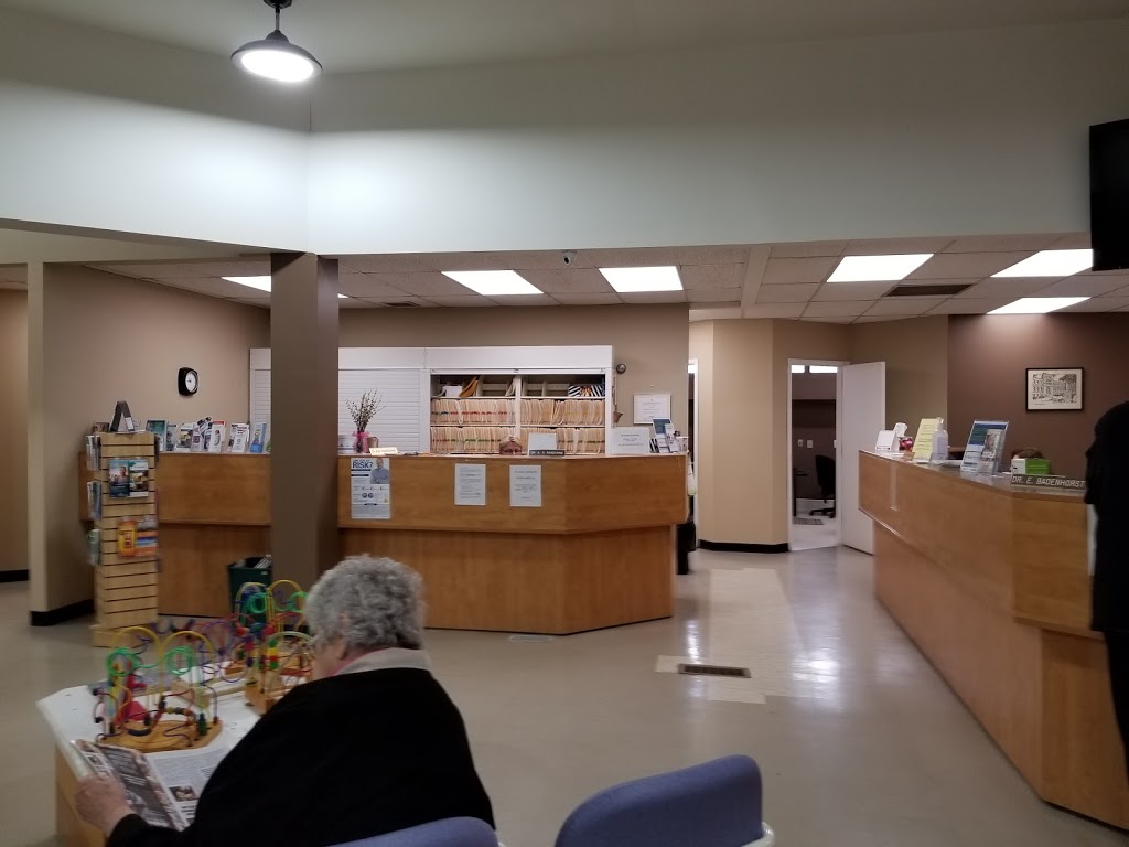 Selkirk Medical Center | 341-349 Eveline St, Selkirk, MB R1A 1N1, Canada | Phone: (204) 785-2550