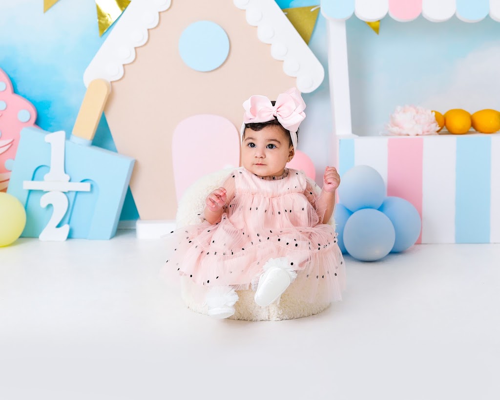 Elika Photography | 92 Luba Ave, Richmond Hill, ON L4S 1G7, Canada | Phone: (647) 406-8060