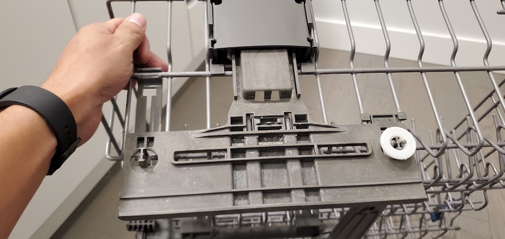 Appliance Repair World | 565 Ravelston Ave W, Winnipeg, MB R2C 1W6, Canada | Phone: (431) 887-3090