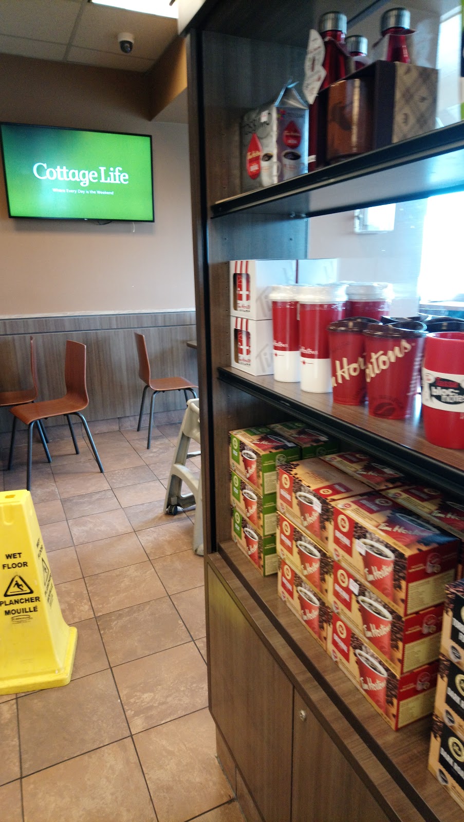 Tim Hortons | 1611 Bank St, Ottawa, ON K1V 7Y8, Canada | Phone: (613) 260-1440