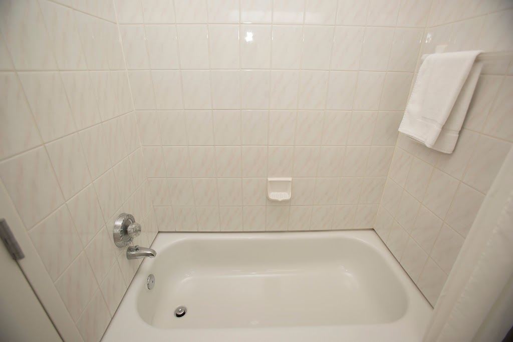 Motel Vaudreuil | 255 Rue Boisvert, Vaudreuil-Dorion, QC J7V 8G4, Canada | Phone: (450) 424-4414