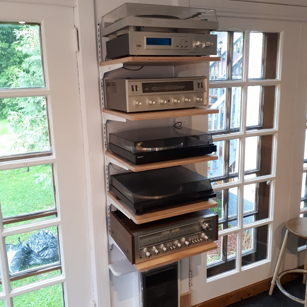 Disques Tonys Records | 22 Rue Principale N #8, Sutton, QC J0E 2K0, Canada | Phone: (450) 538-0764