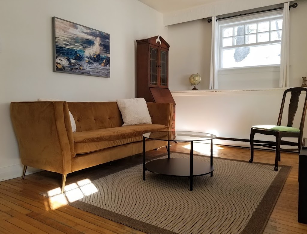 North Hatley Relax 2 | 113 Rue Mckay, North Hatley, QC J0B 2C0, Canada | Phone: (514) 772-1718