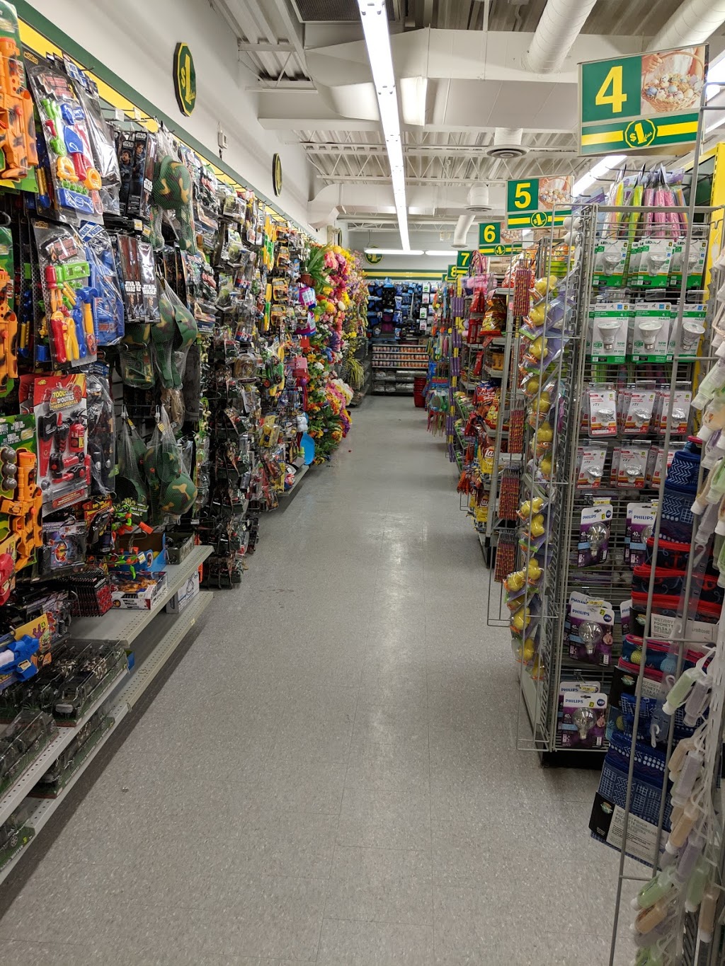 Dollarama | 1375 Southdown Rd, Southdown Rd Plaza, Mississauga, ON L5J 2Z1, Canada | Phone: (289) 373-3059