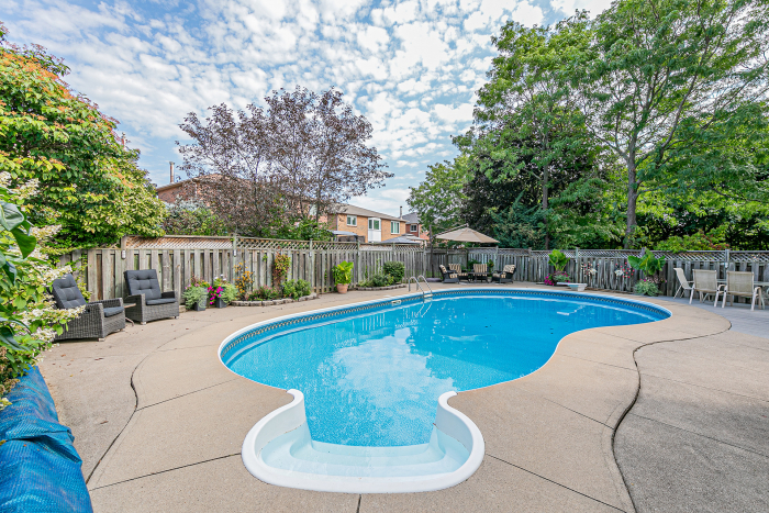 John Berezowski - Real Estate Salesperson | 1070 Stone Church Rd E #42, Hamilton, ON L8W 3K8, Canada | Phone: (905) 805-8554