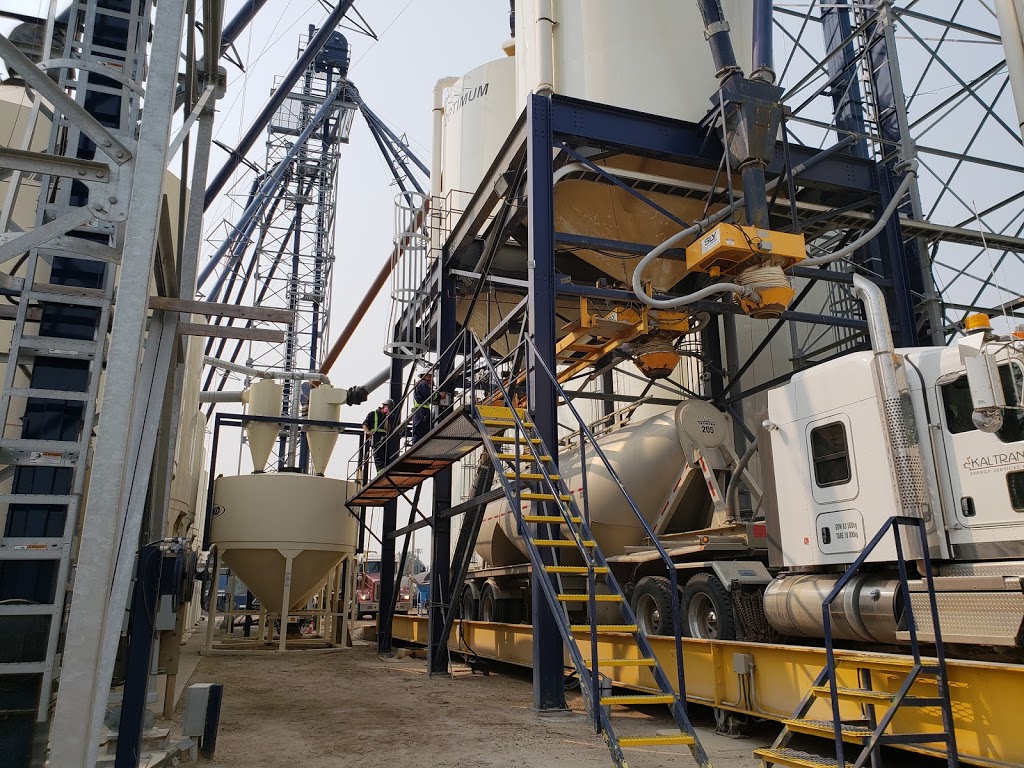 Custom Bulk | 920 Fleming Ave, Penhold, AB T0M 1R0, Canada | Phone: (403) 588-1207