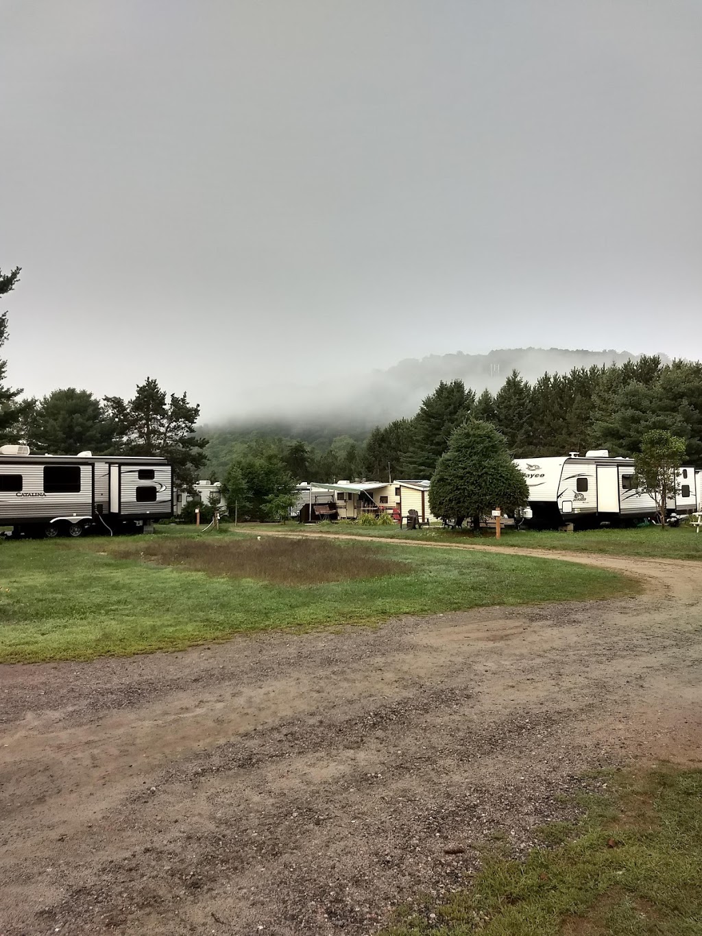 CAMPING VAL DLA LIÈVRE | 1329 QC-309, Notre-Dame-du-Laus, QC J0X, Canada | Phone: (819) 767-2817