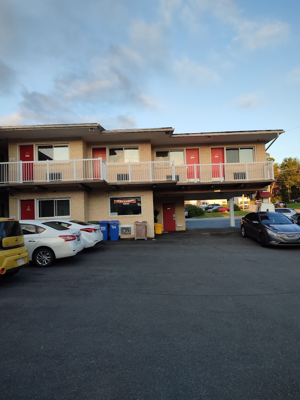 Lake City Motel | 40 Lakecrest Dr, Dartmouth, NS B2X 1V1, Canada | Phone: (902) 435-0060