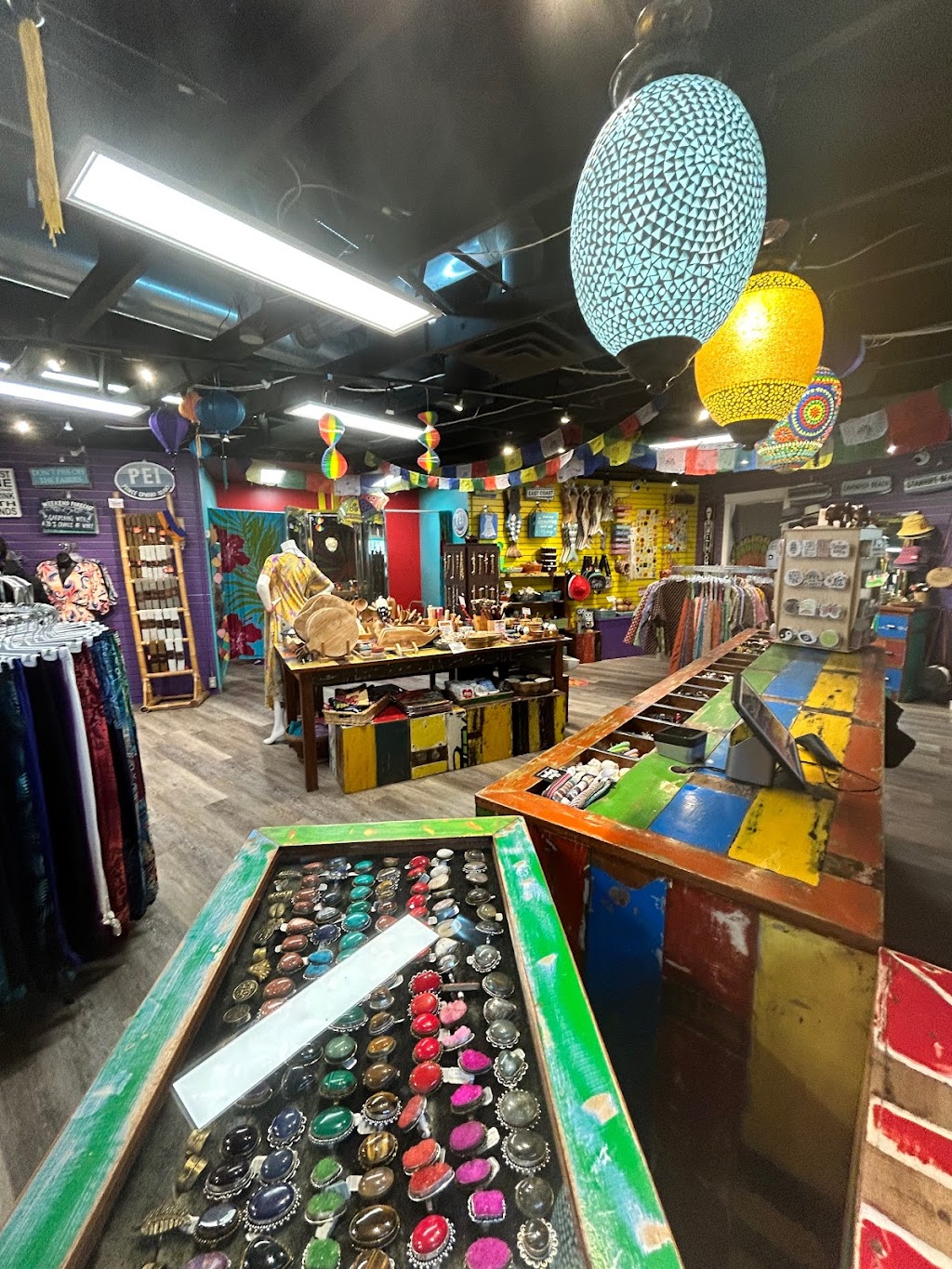 How Bazaar Cavendish Boardwalk | 9139 Cavendish Rd, New Glasgow, PE C0A 1N0, Canada | Phone: (902) 963-3737