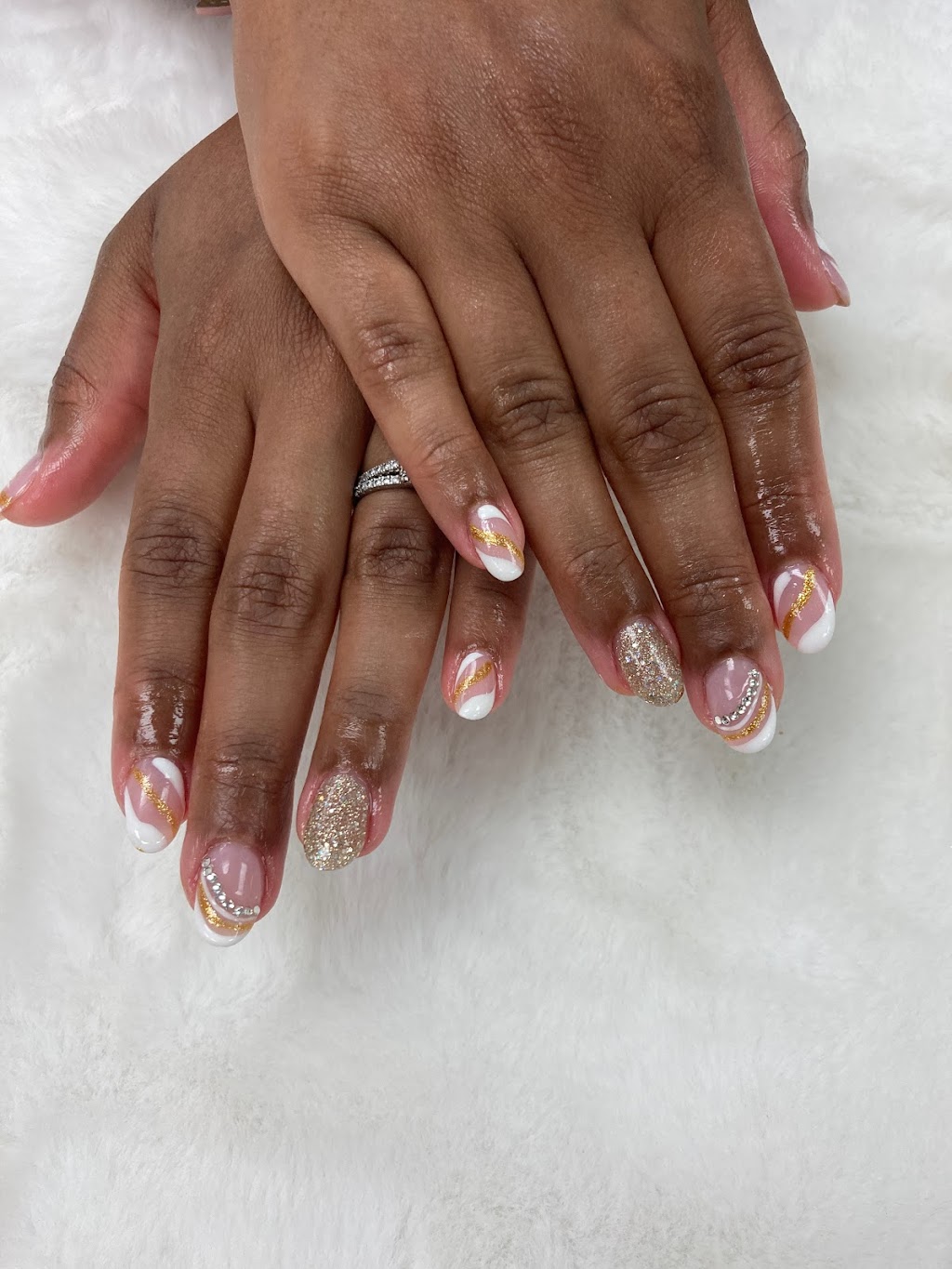L&J Pro Nails | point of interest | 860 N Park Dr, Brampton, ON L6S 4N5, Canada | 2897527230 OR +1 289-752-7230