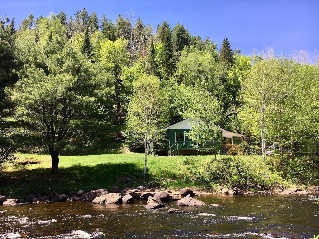 Chalet Gagville | 1715 Chemin du Parc, Mandeville, QC J0K 1L0, Canada | Phone: (514) 264-6574