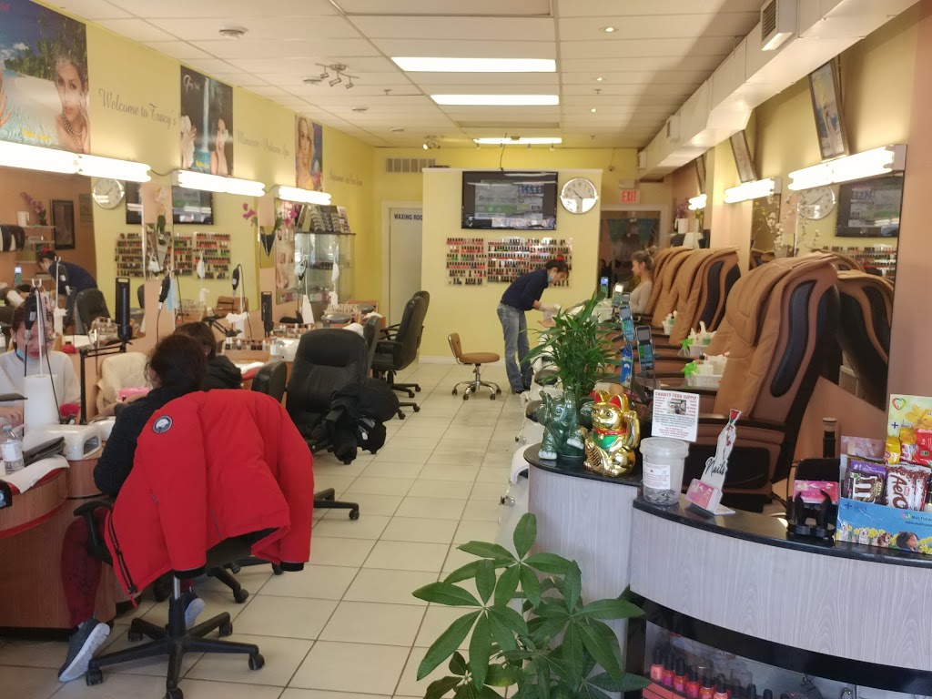 Lucky Tracys Nails & Spa | 706 Burnhamthorpe Rd E, Mississauga, ON L4Y 2X3, Canada | Phone: (905) 897-0070