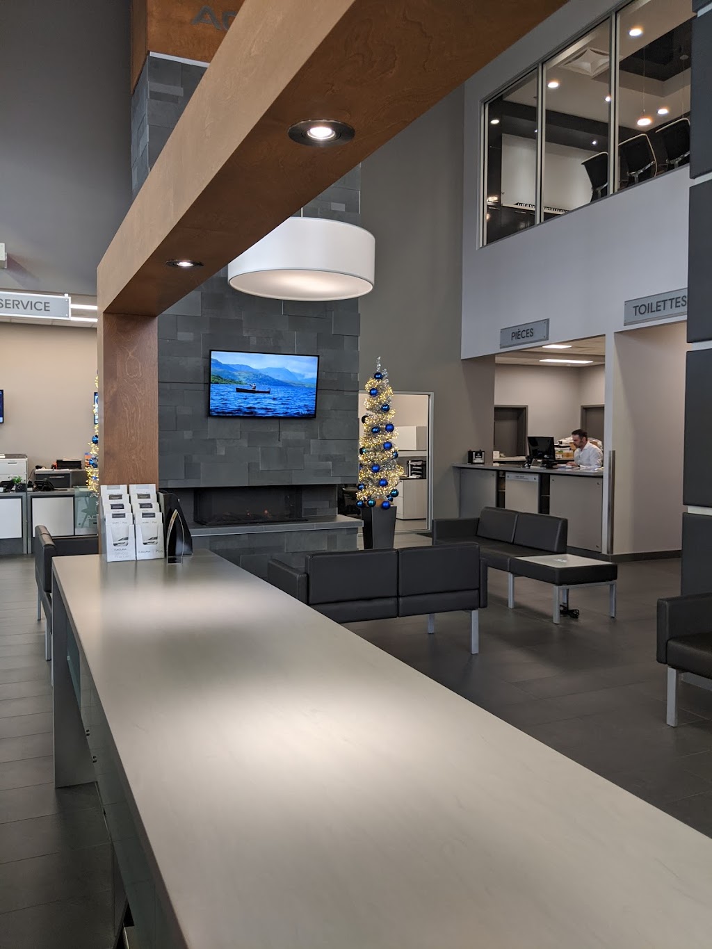 Acura Trois Rivières | 6300 Rue Christophe-Pélissier, Trois-Rivières, QC G9A 5C9, Canada | Phone: (819) 377-7050