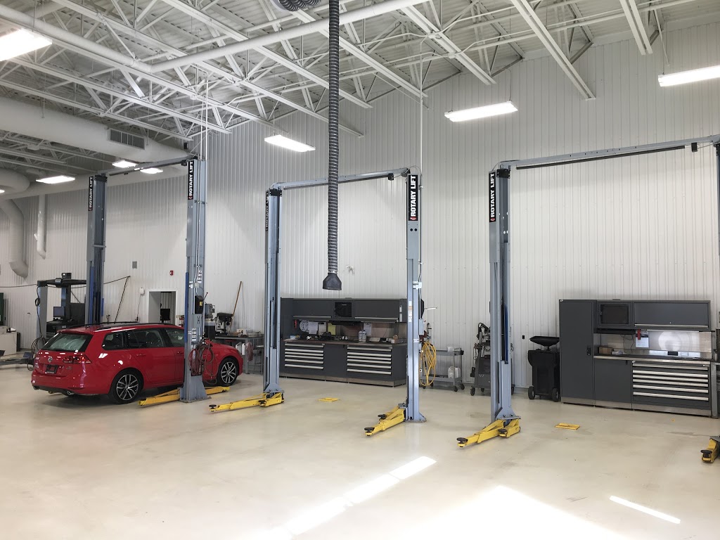Langlois Volkswagen Cars | 6090 Boulevard Sainte-Anne, LAnge-Gardien, QC G0A 2K0, Canada | Phone: (418) 822-0671
