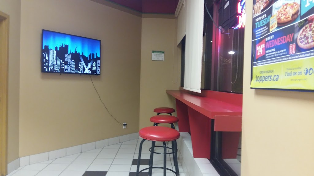 Toppers Pizza - Oakville | 220 North Service Rd W, Oakville, ON L6M 2T3, Canada | Phone: (866) 454-6644