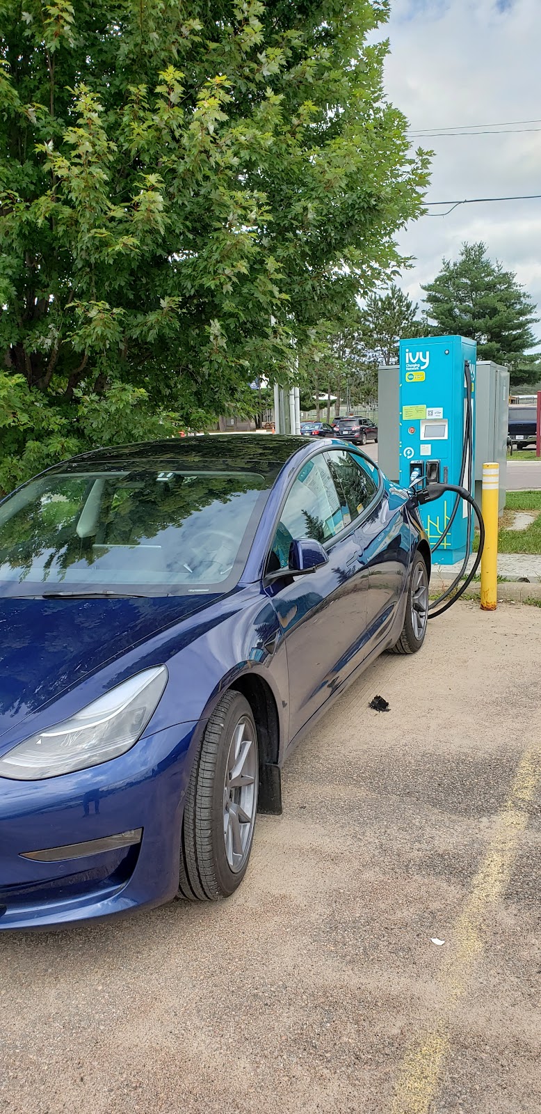 Ivy Charging Station | 3119 Petawawa Blvd, Petawawa, ON K8H 1X9, Canada | Phone: (800) 301-1950