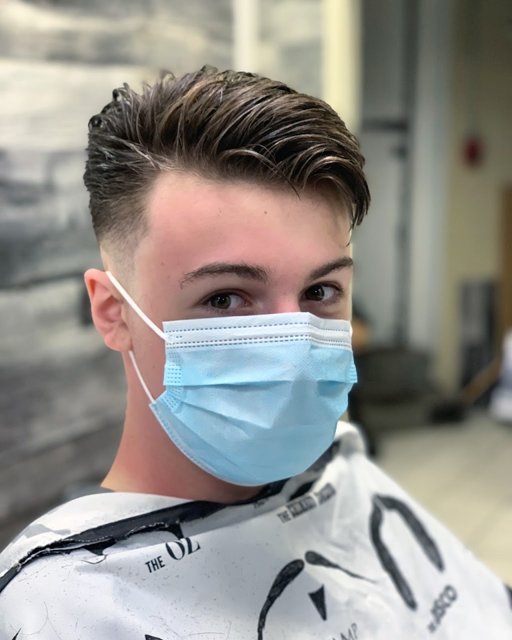 Deluxe Barbershop | 3415 Dixie Rd, Mississauga, ON L4Y 2B1, Canada | Phone: (905) 625-2099