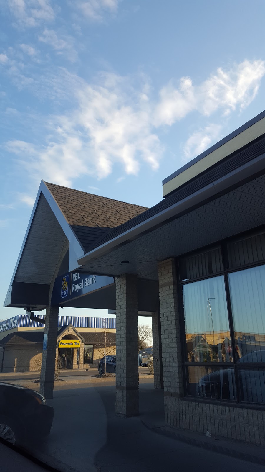 RBC Royal Bank | 111 Vermillion Rd., Winnipeg, MB R2J 4A9, Canada | Phone: (204) 988-6590