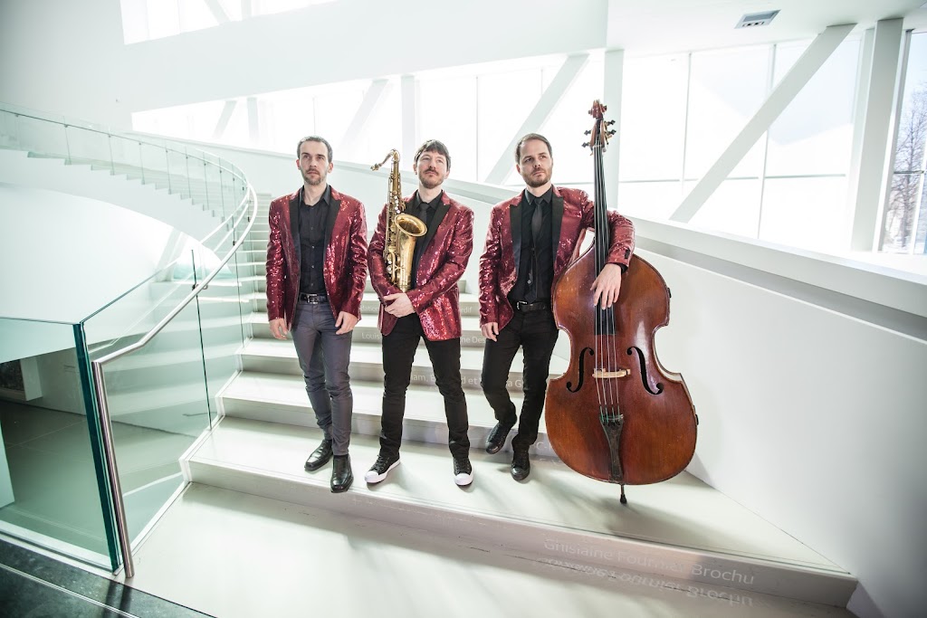 Les Productions Musicales Guillaume Renaud | 2402 Ave Royale, Quebec City, QC G1C 1R4, Canada | Phone: (418) 473-4821