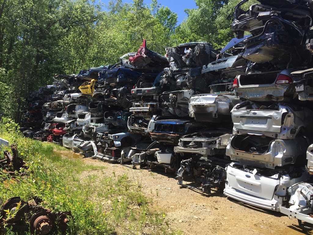 Hanks Auto Wreckers | 2637 Herrgott Rd, St. Clements, ON N0B 2M0, Canada | Phone: (519) 699-5283