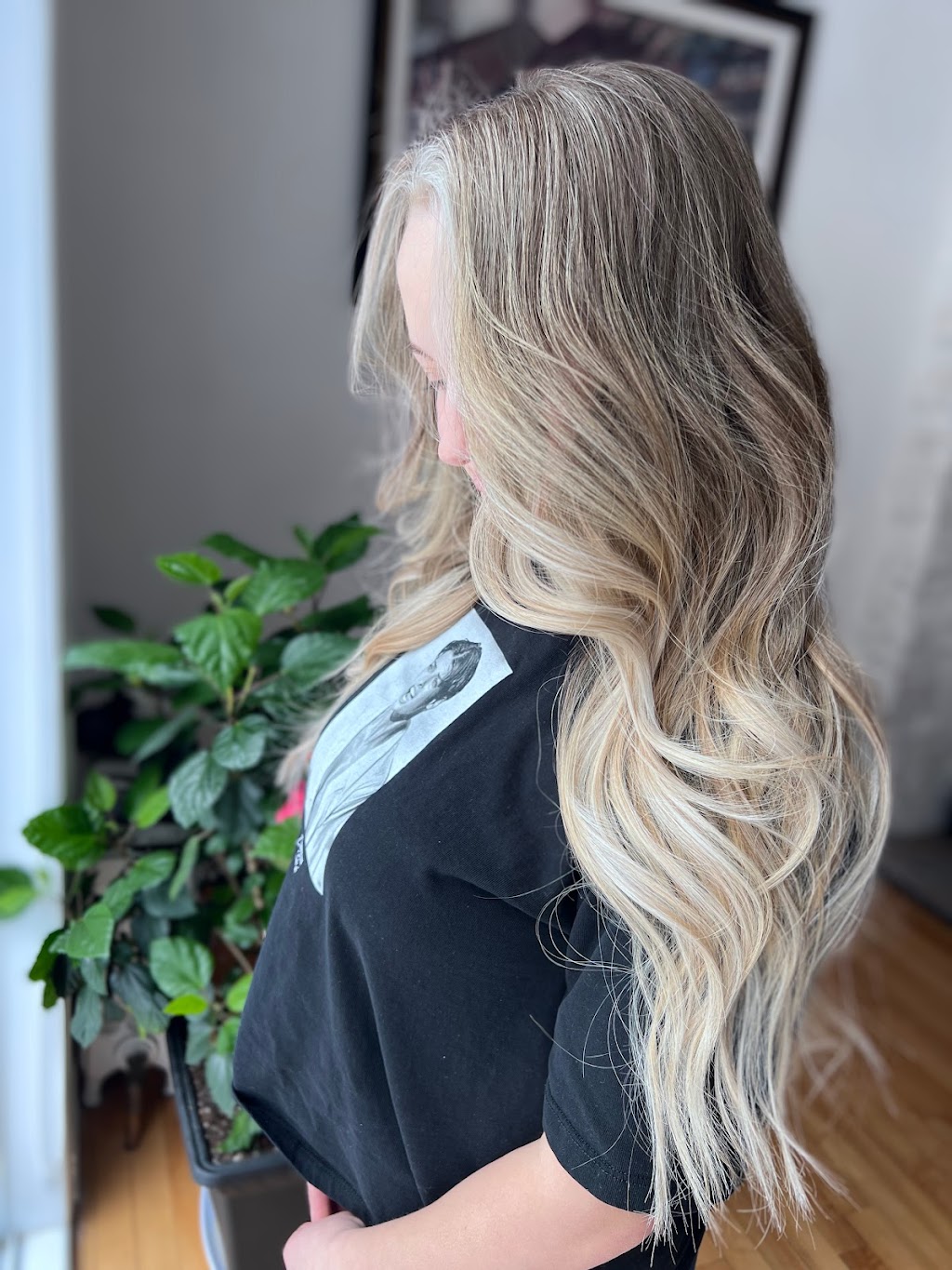 Rapuncel Hairstyle | 1050 Rue Crevier, Saint-Laurent, QC H4L 2W7, Canada | Phone: (514) 829-0496