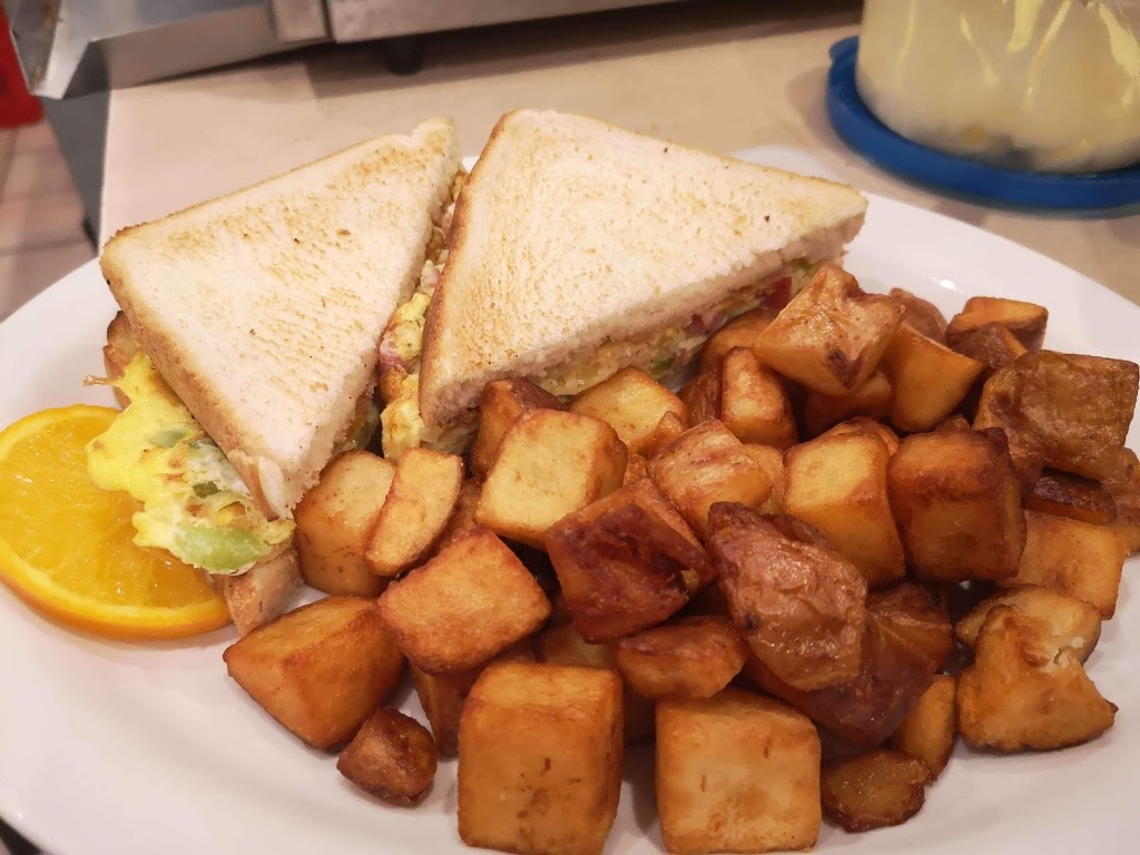 Clarkes Cafe | 11 Tupper St, Millbrook, ON L0A 1G0, Canada | Phone: (705) 932-2450