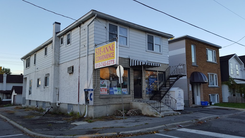 Ste Anne Convenience | 308 Shakespeare St, Vanier, ON K1L 5M4, Canada | Phone: (613) 745-6273