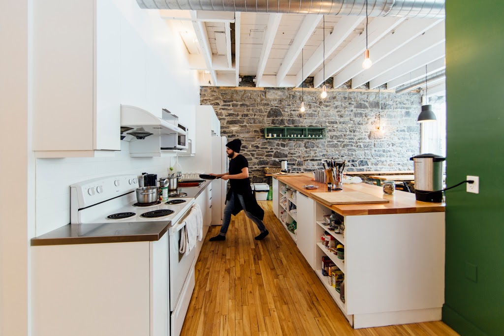 Auberge Saint-Paul Hostel | 347 Rue Saint Paul Est, Montréal, QC H2Y 1H3, Canada | Phone: (438) 386-1339