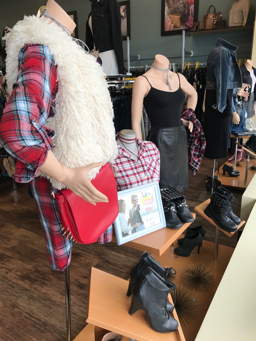 Style Encore Burlington | 2080 Appleby Line Millcroft Shopping Centre, close to Shoppers Drug Mart, Burlington, ON L7L 6M6, Canada | Phone: (289) 245-1411