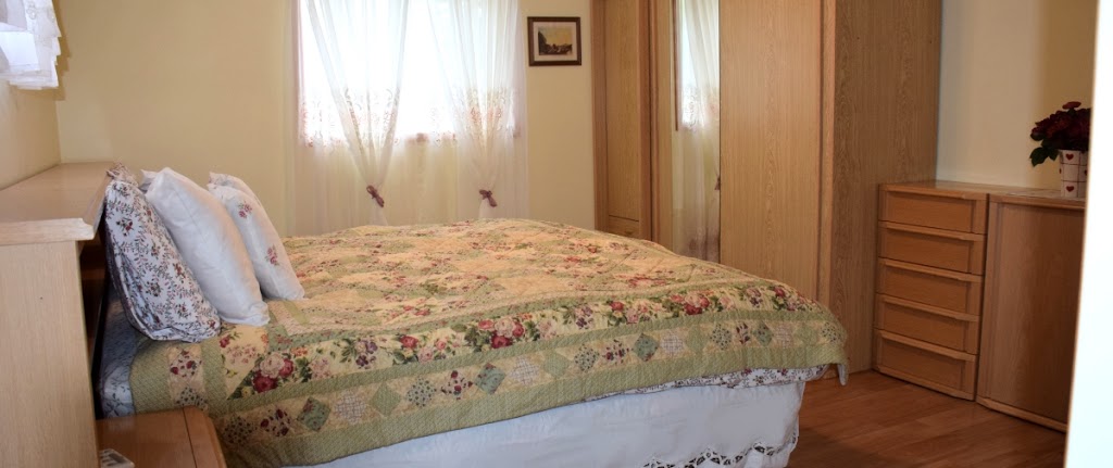A Bed in Heaven Holiday Suites | Site 1, Box 41, RR # 2, Bearberry, AB T0M 1X0, Canada | Phone: (403) 638-5239