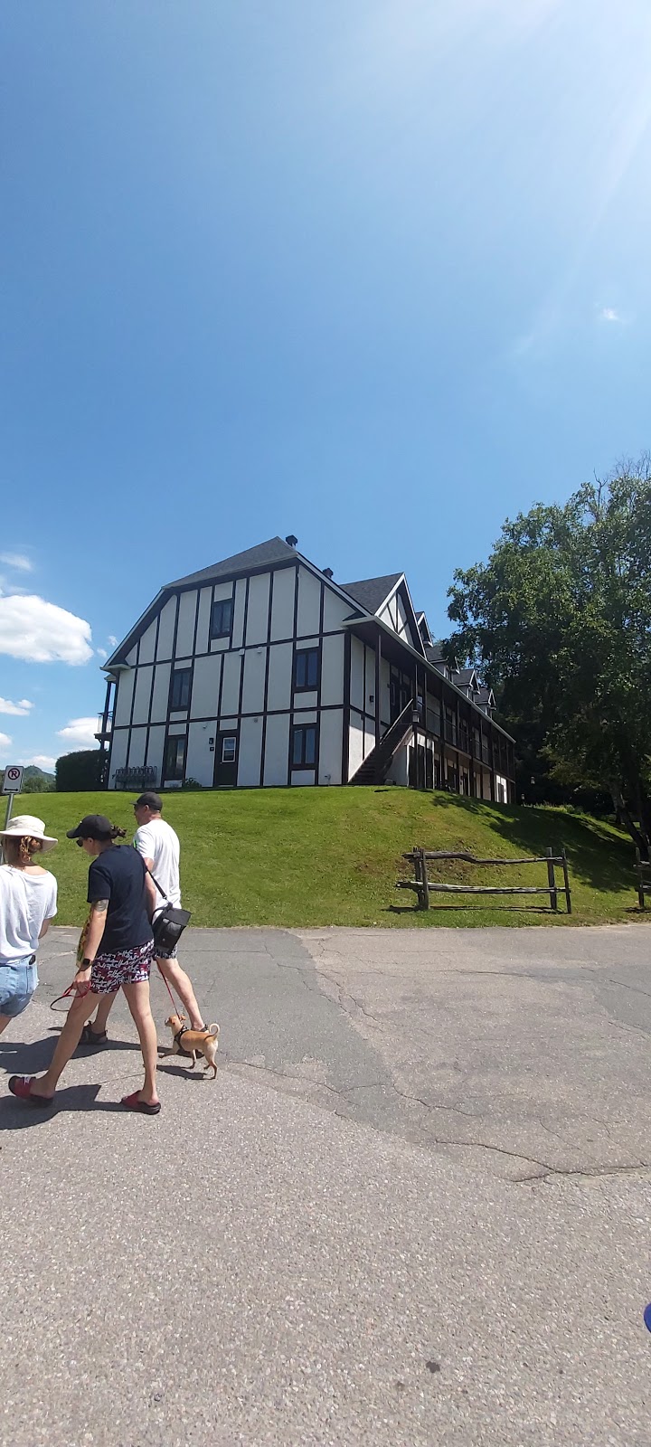 Croisières Mont-Tremblant | 2810 Chemin du Village, Mont-Tremblant, QC J8E 1E9, Canada | Phone: (819) 425-1045
