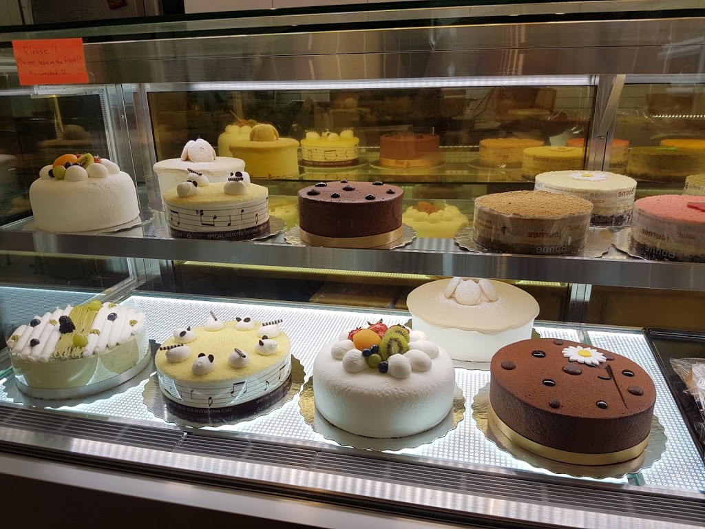 Tokyo Cheesecake Cafe by BnC | 257 Dundas St E unit 12, Mississauga, ON L5A 1W8, Canada | Phone: (905) 896-7888