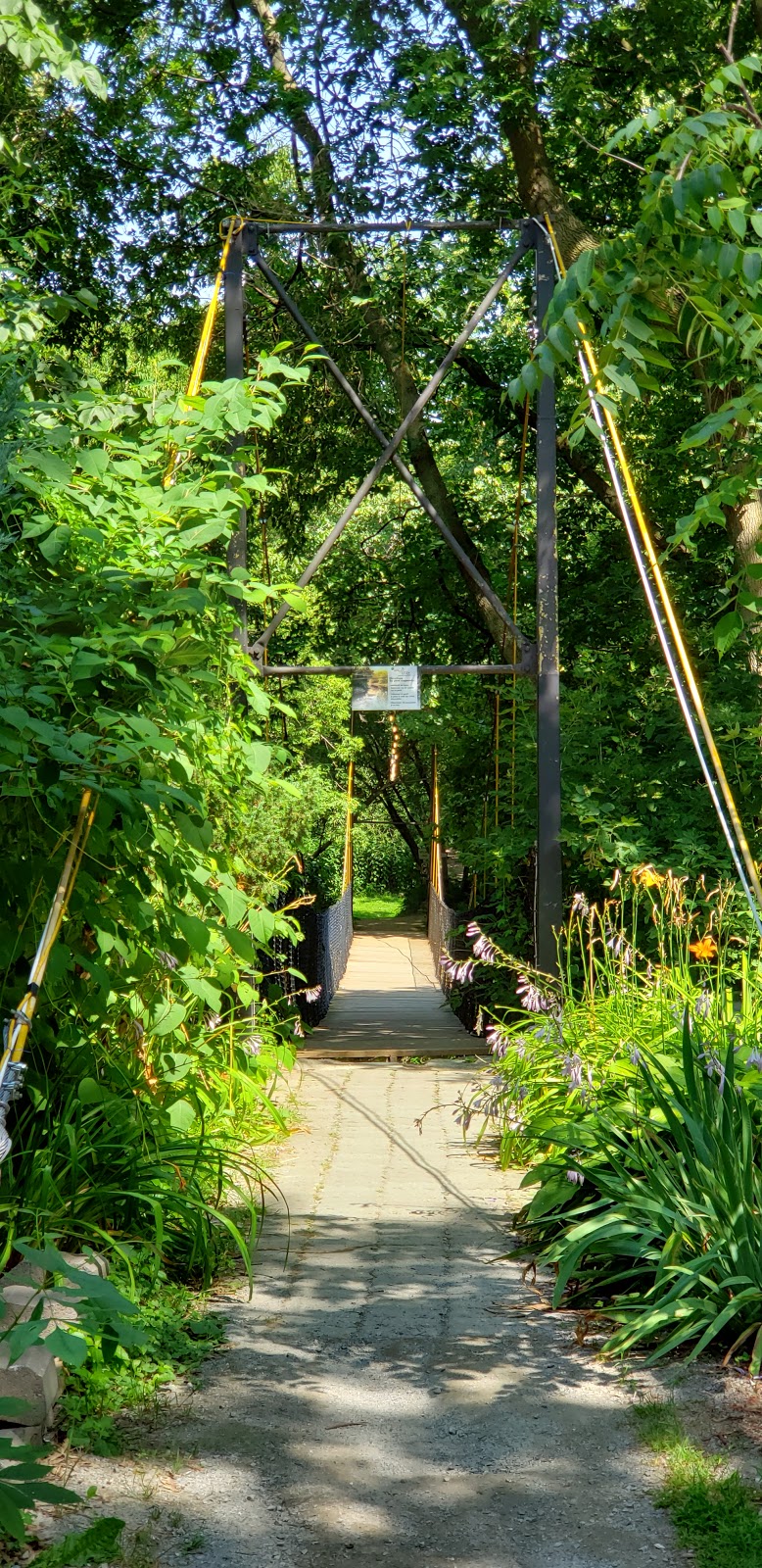 Domaine Des Iles Enchantees | 1110 Montée de la Rivière, Upton, QC J0H 2E0, Canada | Phone: (450) 549-4123
