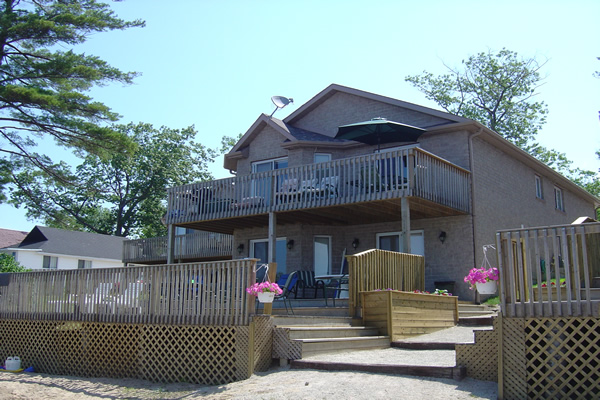 Beach1 Riverfront Resort | 36 River Ave Crescent, Wasaga Beach, ON L9Z 2K5, Canada | Phone: (888) 242-4288