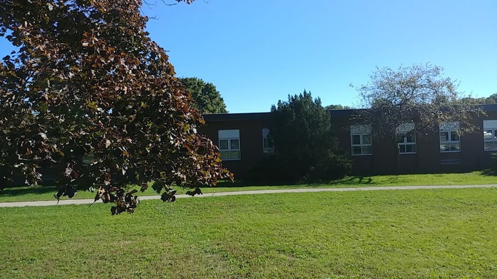 Lorne Park Secondary School | 1324 Lorne Park Rd, Mississauga, ON L5H 3B1, Canada | Phone: (905) 278-6177