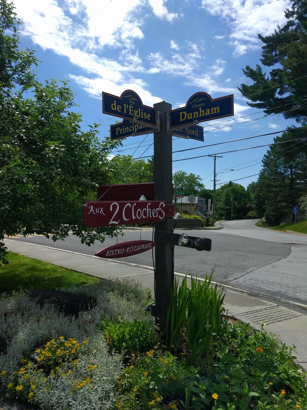 Restaurant Aux 2 Clochers | 2 Rue de lÉglise, Frelighsburg, QC J0J 1C0, Canada | Phone: (450) 298-5086