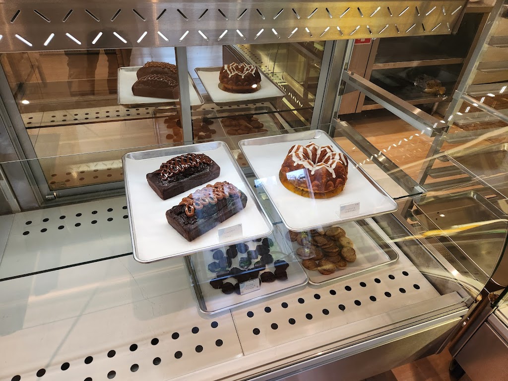 Sainte Marie Pâtisserie | 552-D Bd Beaconsfield, Beaconsfield, QC H9W 4E2, Canada | Phone: (514) 695-5698