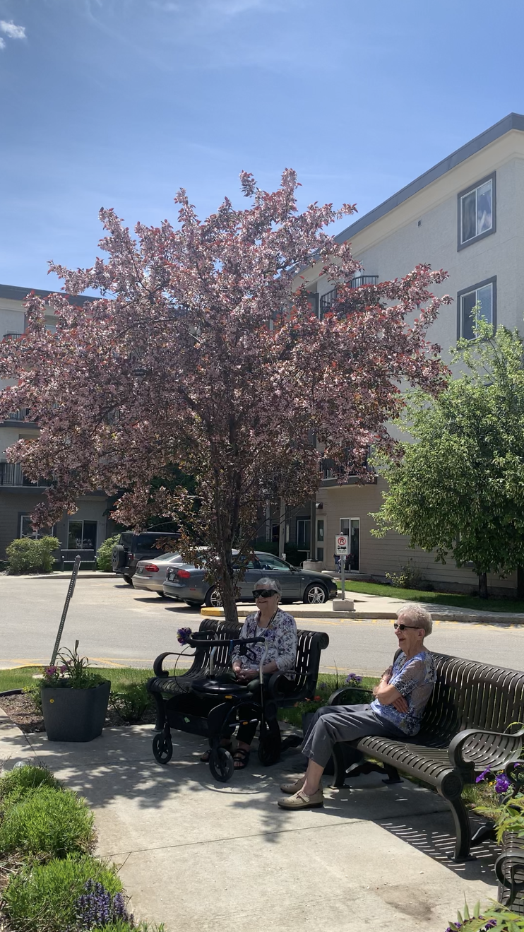 Sturgeon Creek II Retirement Residence | 707 Setter St, Winnipeg, MB R2Y 0A4, Canada | Phone: (204) 885-0303