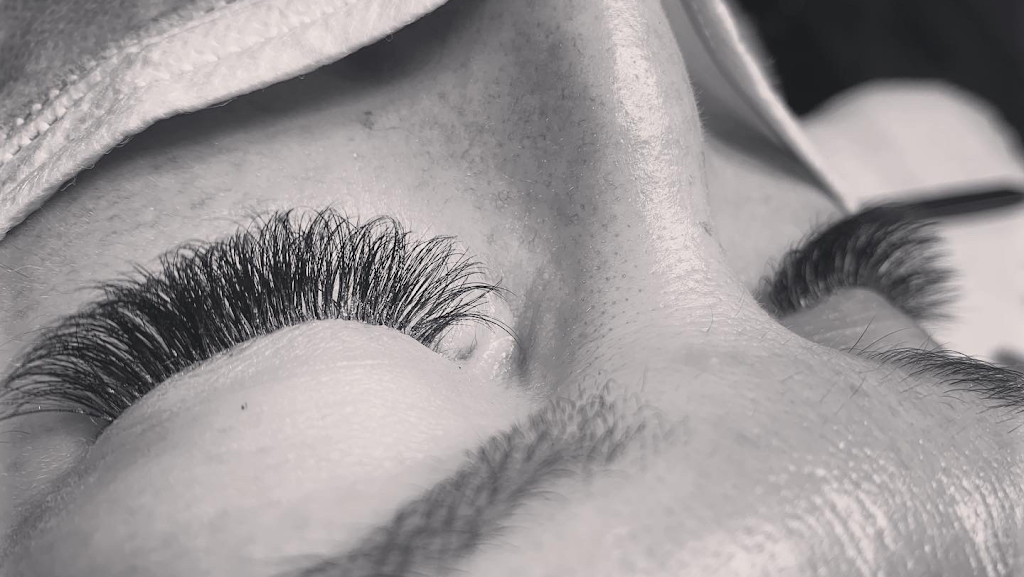 Lavish Lashes | 2478 Ridgeview Pl, Blind Bay, BC V0E 1H1, Canada | Phone: (250) 463-1980