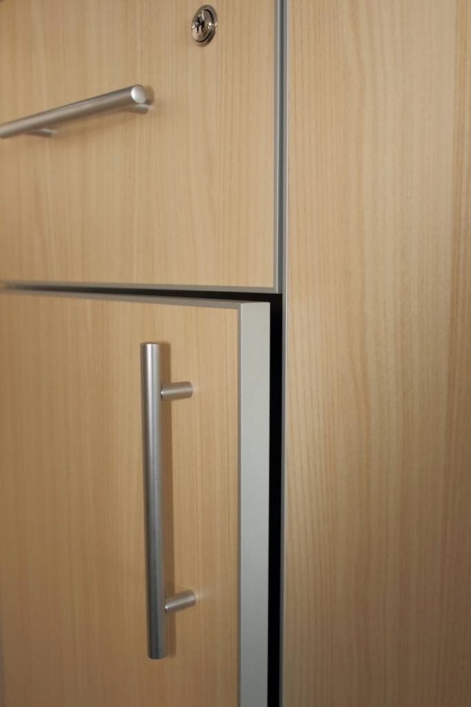 JCL - Kitchen Cabinets | 2465 Boulevard Ford, Châteauguay, QC J6J 4Z2, Canada | Phone: (514) 349-8892