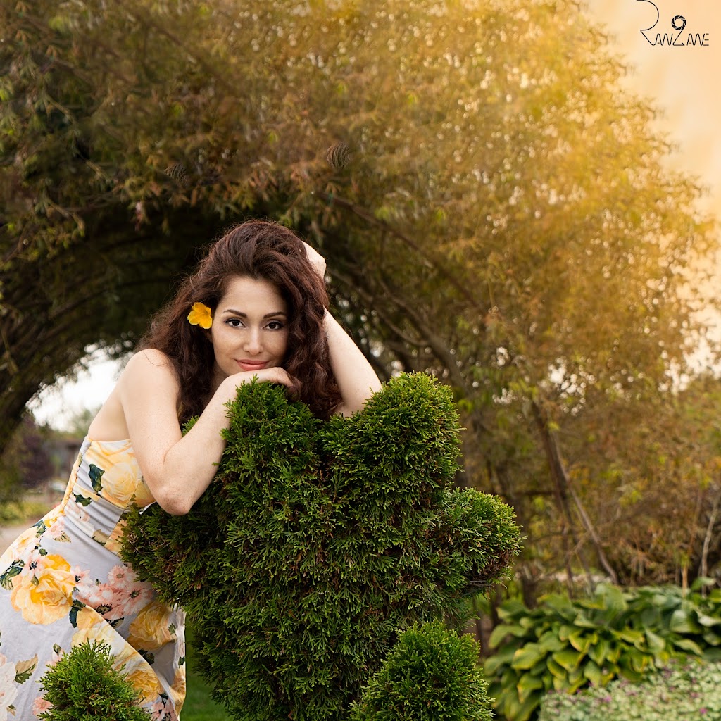 Raw To Awe photography studio | Rue Maisonneuve, Montréal, QC H9B 1K4, Canada | Phone: (514) 250-4434