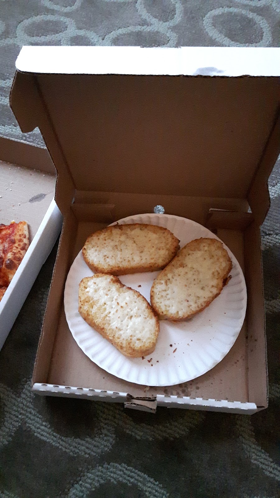 Reginos pizza / Oshawa | 15 Bond St W, Oshawa, ON L1G 1A1, Canada | Phone: (905) 438-9500