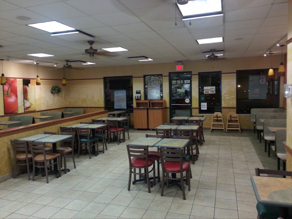Subway | 2 Rue Henderson, Huntingdon, QC J0S 1H0, Canada | Phone: (450) 264-3033