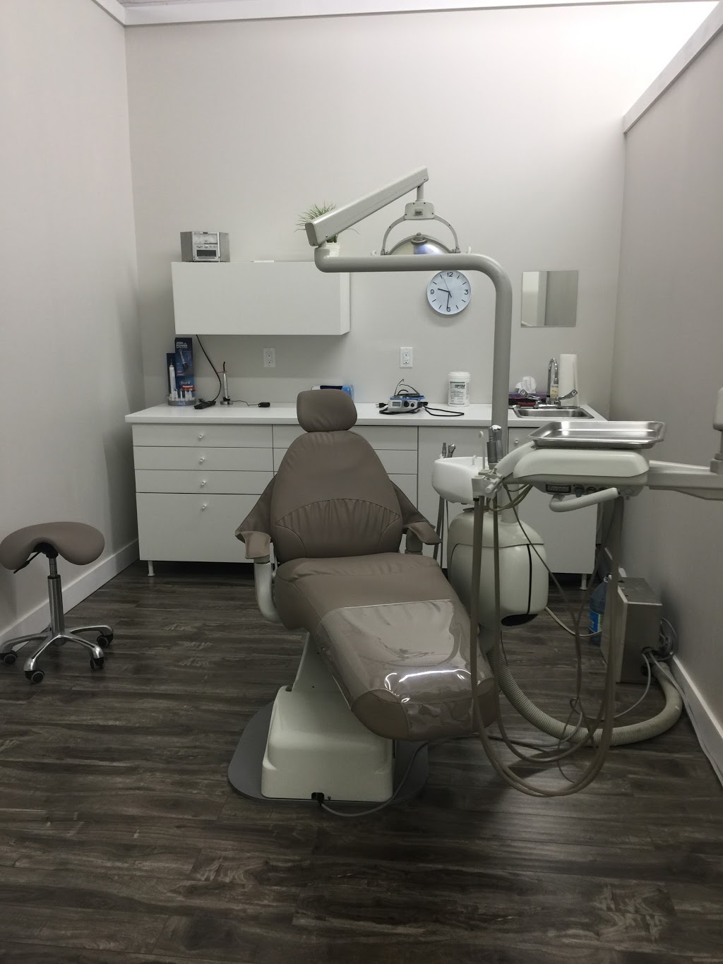 Glow Dental Hygiene Clinic | 10 Strada Dr unit 5, Woodbridge, ON L4L 5W1, Canada | Phone: (905) 265-8343